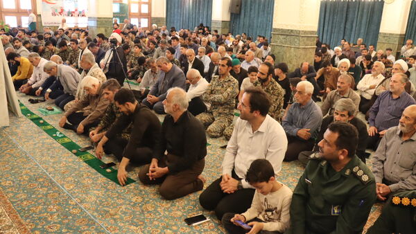 نماز جمعه سیاسی دشمن شکن بندپی شرقی با حضور نوجوانان و جوانان بسیجی