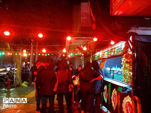 مراسم شام غریبان شهدای دشت کربلا در حسینیه امام خمینی (ره) 