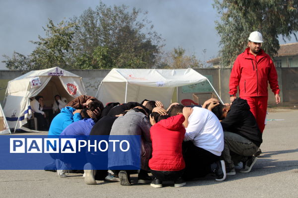مانور سراسری زلزله و ایمنی مدارس در گلوگاه