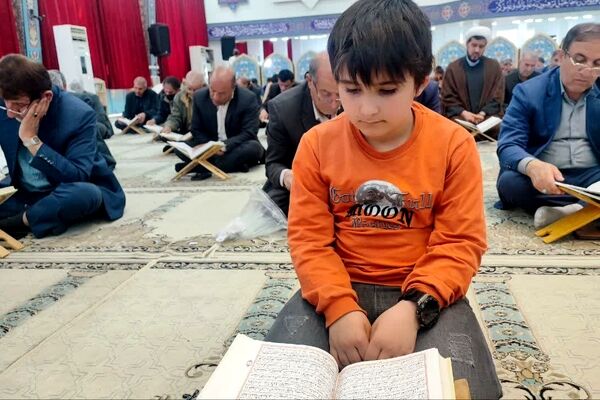 محفل انس با قران در حسینه ثارالله یاسوج 