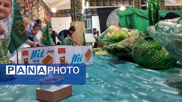 برپایی سفره حضرت‌رقیه (س) در شهر وردنجان