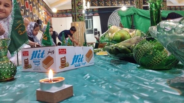 برپایی سفره حضرت‌رقیه (س) در شهر وردنجان