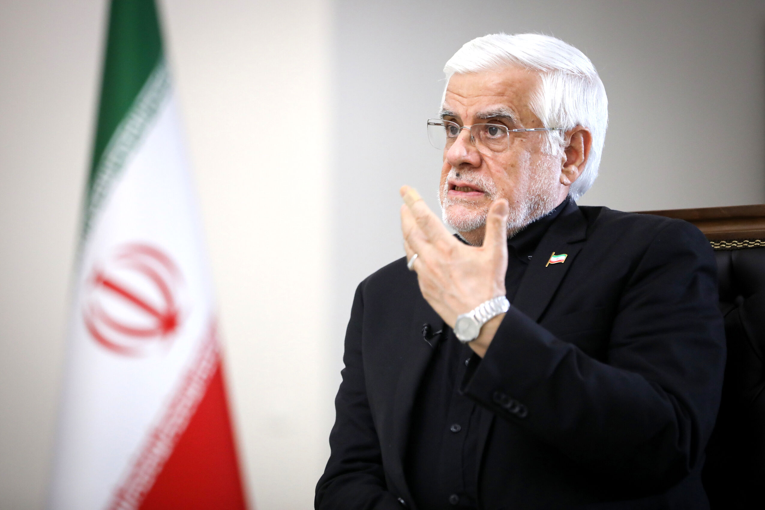 عارف: دولت از بازگشت نخبگان حمایت می‌کند