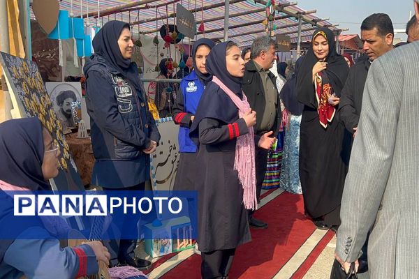 مدرسه فرزانگان ملارد میزبان نمایشگاه دستاوردهای علمی دانش‌آموزان