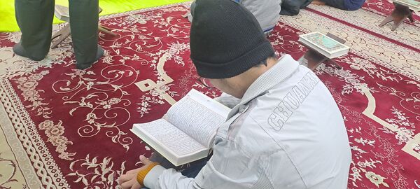ضیافت افطاری و قرائت جزء هفتم قرآن کریم در مسجدالرضای نیشابور 