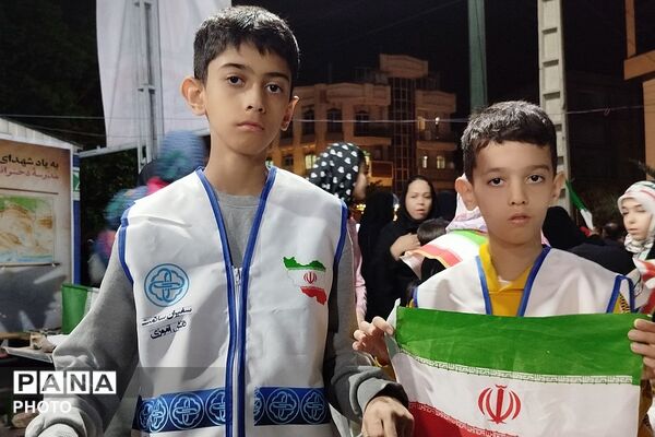 برپایی ایستگاه سلامت با حضور سفیران سلامت دانش‌آموزی ناحیه 2 شهرری در میدان نماز