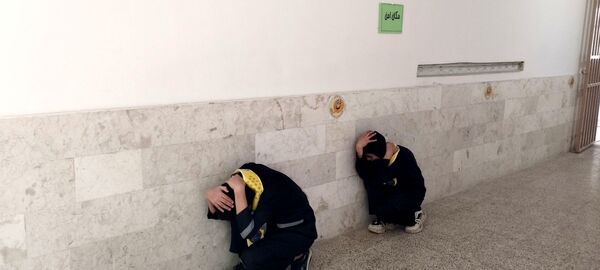 مانور زلزله در دبیرستان شهید هاشمی نژاد 