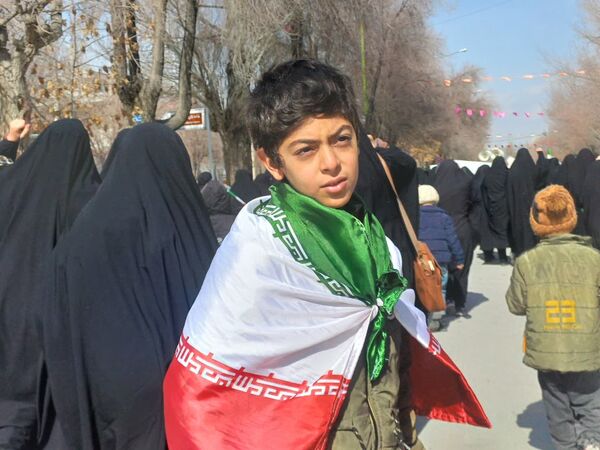 خروش مردم غیور شهرستان بروجن در راهپیمایی ۲۲ بهمن