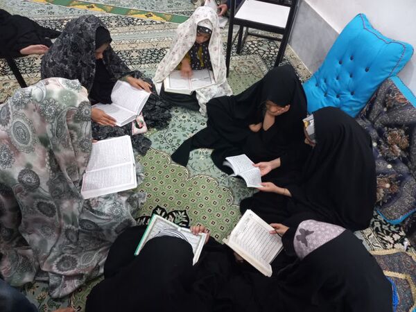 حس و حال معنوی دانش‌آموزان ابرکوهی در اعتکاف