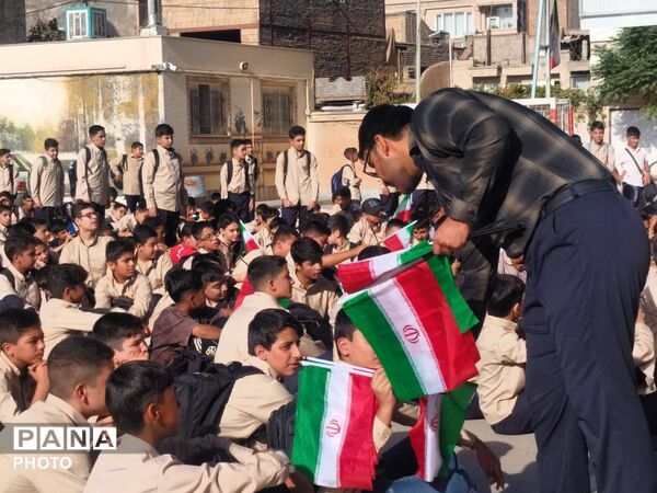 زنگ ایثار و شهادت همزمان با شروع شدن سال تحصیلی در دبیرستان پسرانه ابوریحان بیرونی