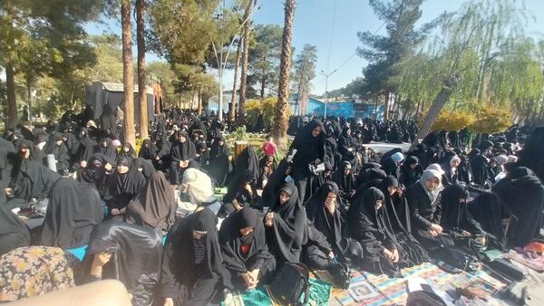 اقامه نماز باران و نماز جمعه به امامت آیت الله ابوالحسن مهدوی