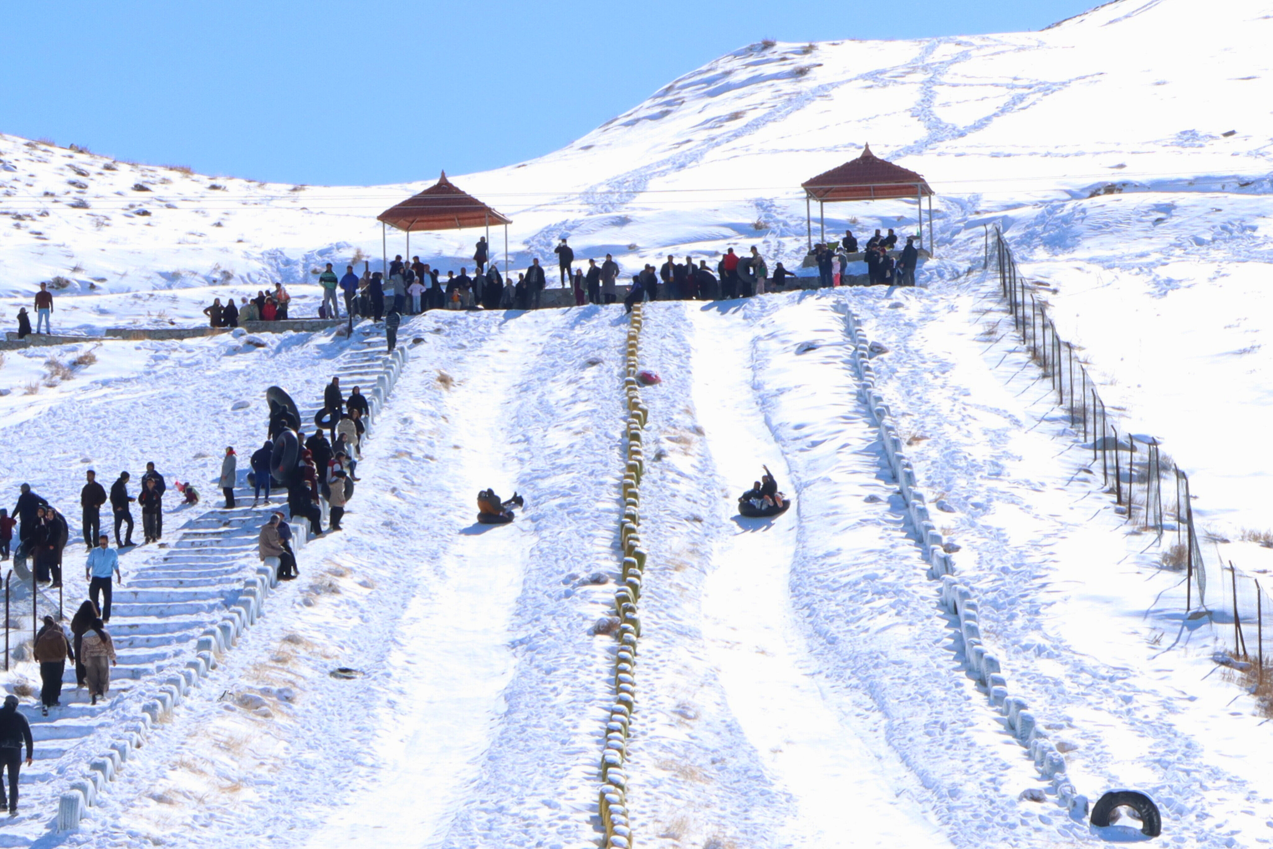 نشاط زمستانی در پیست «سخوید» یزد