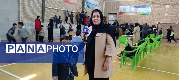 مسابقات دارت در دبستان پسرانه غدیر شهرستان شیروان