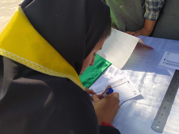 انتخابات شورای دانش آموزی در دبیرستان دخترانه امید 