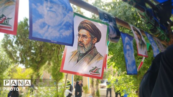 روایت حماسه در گلزار شهدای فارسان، یادمان رهبر شهید و سرداران جنگ به روایت ایثار