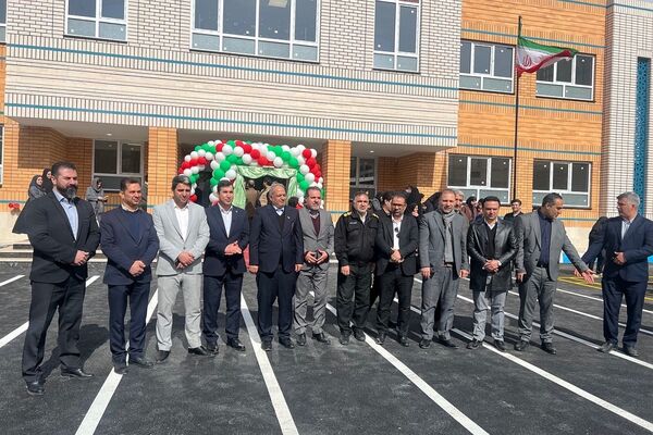 آیین افتتاح دو مدرسه خیرساز با حضور مدیر کل آموزش و پرورش شهرستانهای استان تهران در ناحیه دو شهرری 