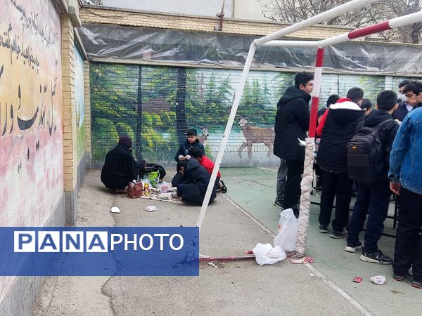 برپایی بازارچه دانش‌آموزی به‌مناسبت عید مبعث 