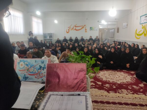 اولین جلسه انجمن اولیا در دبیرستان فیاض 
