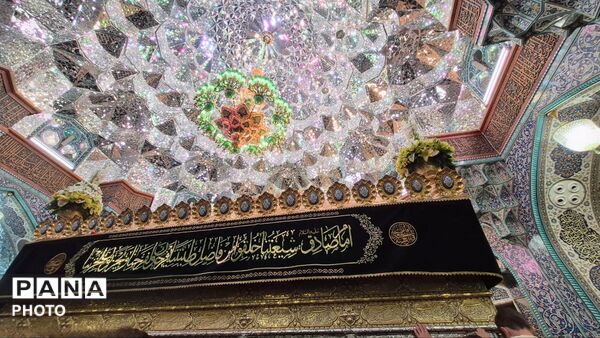 حرم خواهر امام مهربانی غرق در اندوه برادرشد