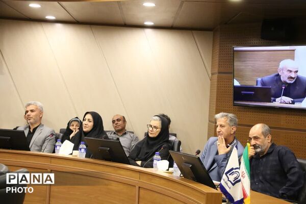 نشست پیشکسوتان تعلیم و تربیت شهرستان دامغان با وزیر آموزش و پرورش