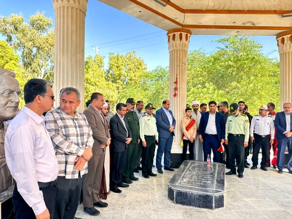 غبارروبی قبور مطهر شهدا در بستک
