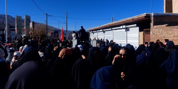 حضور پرشور و حماسه‌آفرین دانش‌آموزان نسر در راهپیمایی یوم‌الله ۱۳ آبان