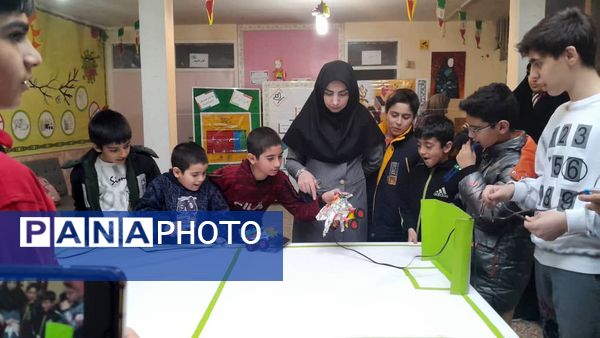 برگزاری مسابقات رباتیک در کانون شهدای فرهنگی ملارد