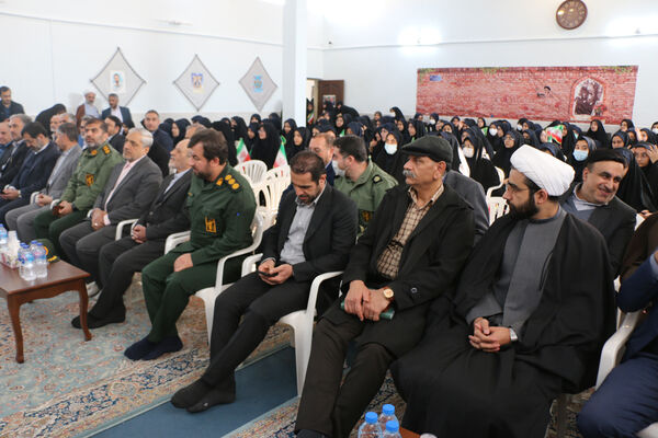 برپایی جشن «حضور تا ظهور» در دبیرستان شهیده حسنی سعدی قم