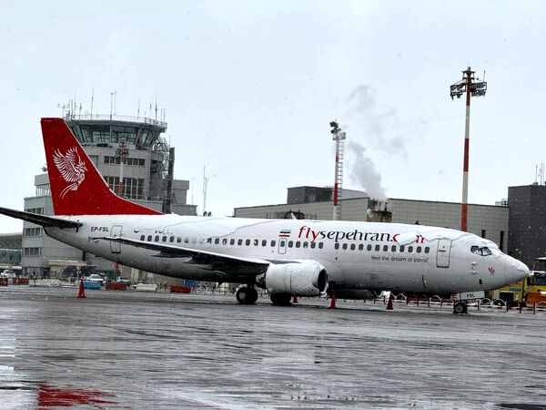 ۱۳ ساعت بعد از بارش برف در فرودگاه شهید هاشمی نژاد مشهد
