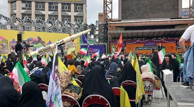 جشن روز دختران آرمانی در میدان امام حسین(ع) 