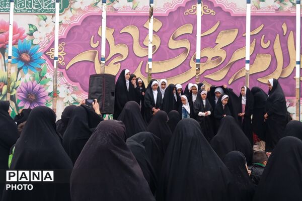 لبخندهای کودکانه زیر پرچم سبز رضوی