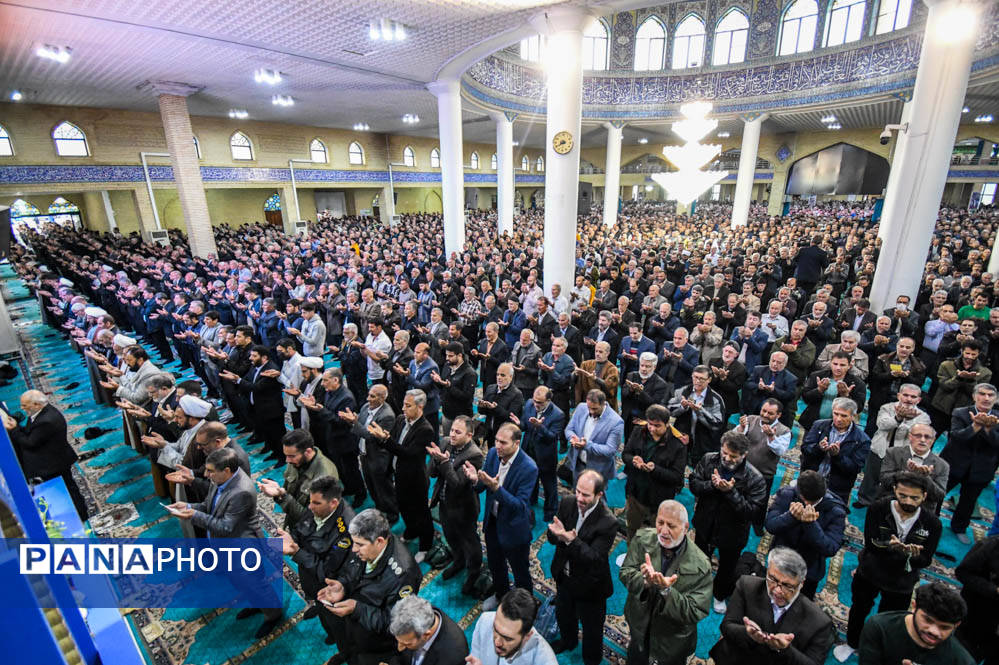 نماز عید فطر در مصلای امام خمینی (ره) ارومیه