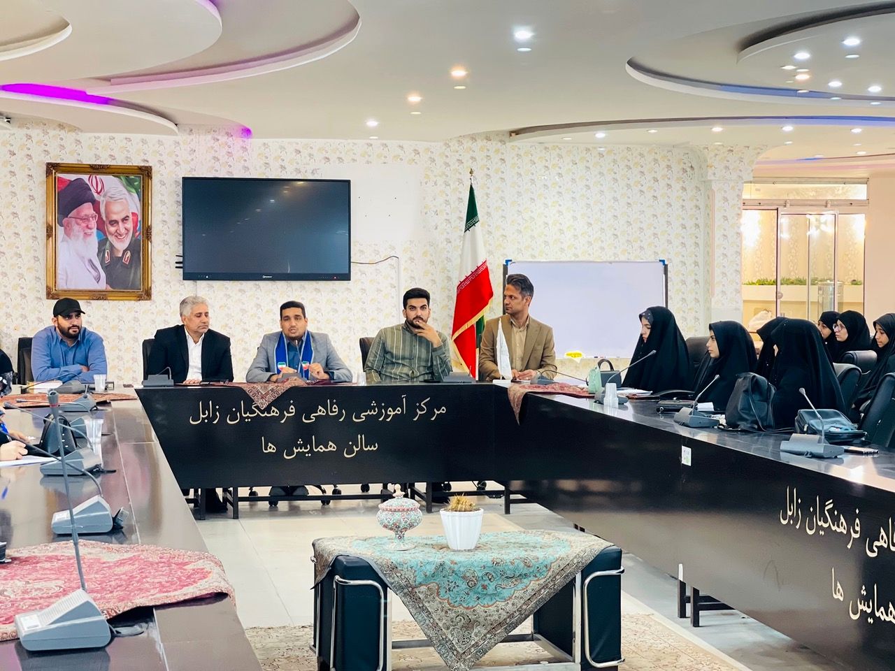 دیدار مدیر‌ سازمان دانش‌آموزی استان سیستان و بلوچستان با دانش‌آموزان خبرنگار قطب سیستان 