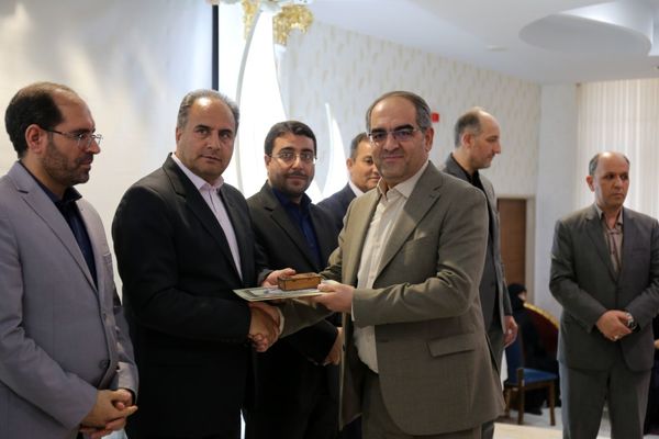 آیین تجلیل از برگزیدگان جشنواره قرآن عترت و نماز آذربایجان شرقی