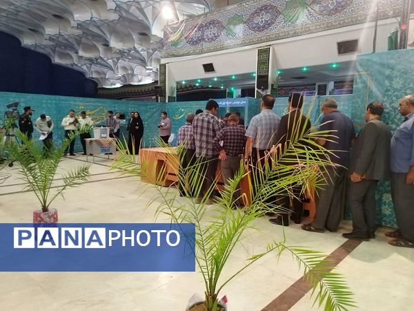 حضور مردم شهر کرمان در دور دوم انتخابات ریاست‌جمهوری