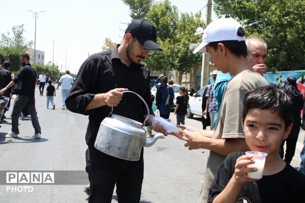  فرهنگیان آموزش و پرورش پردیس در صف خدمت‌رسانی به جاماندگان اربعین