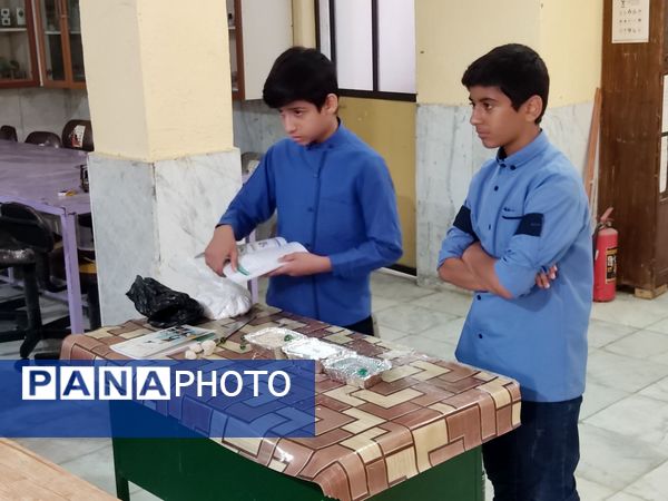 مسابقات آزمایشگاهی مدارس پارسیان