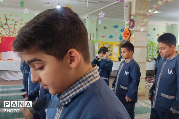 برپایی نماز جماعت در مدارس ناحیه دو شهرری 