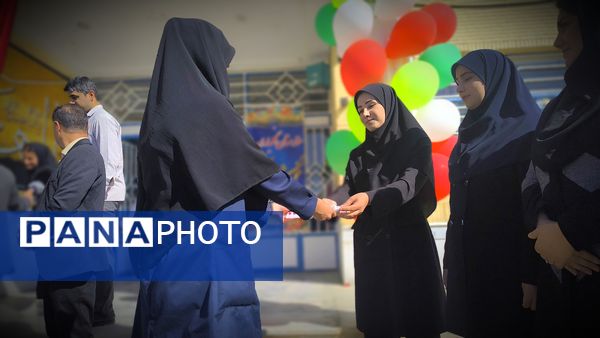 جشن روز دانش آموز در شبانه‌روزی امام حسین(ع)