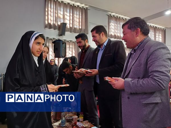 تجلیل از برگزیدگان 2 جشنواره پرورشی در شهرستان زرقان 