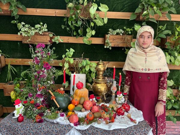 جشن یلدای دانش‌آموزی در دبیرستان تیمسار فلاحی ناحیه یک کرج 