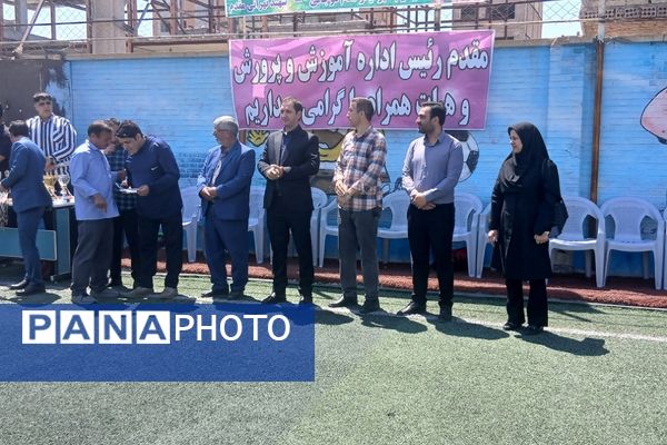 مسابقات مینی فوتبال دانش‌آموزان دوره اول ودوم ابتدایی در بهارستان‌۲