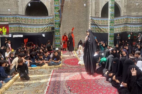 اجتماع بزرگ شیرخوارگان حسینی در شهرستان فاروج 