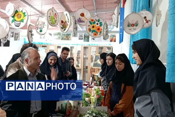 بازارچه خلاقیت؛ جشن خوداتکایی دختران خدیجه‌الکبری در قالب دست‌سازه‌ها و طعم‌ها