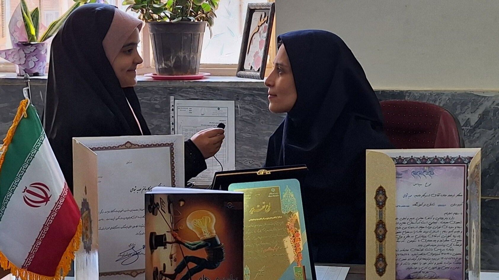 هیچ تاریخچه و مفهومی بدون کلمات، نوشتن و کتاب‌ها از بشریت وجود نخواهد داشت