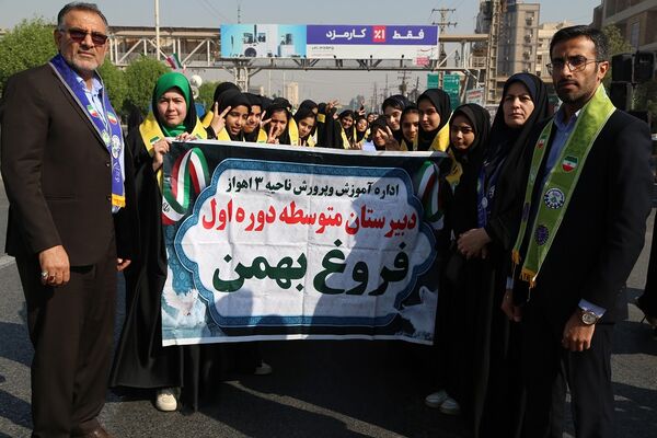 دانش آموزان اهوازی انزجار از استکبار جهانی را در قاب دوربین پانا ثبت کردند