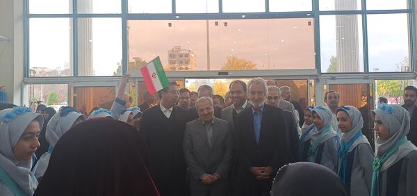 آیین نکوداشت خیر مدرسه ساز عبدالرضا وکیلی با حضور وزیر آموزش و پرورش در نیشابور 