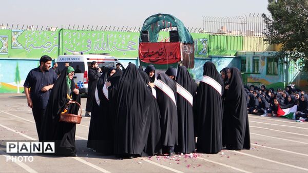 میزبانی دبیرستان دخترانه سعدی منطقه ۱۵ از شهید گمنام