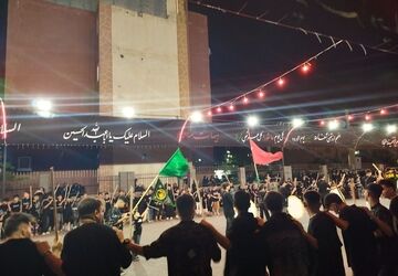 طنین «یا حسین (ع)» در خیمه‌های عزاداری مسکن مهر امام خمینی‌(ره) اسلامشهر 