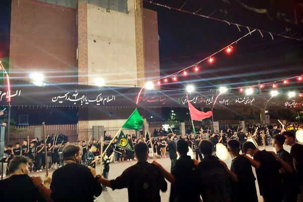 طنین «یا حسین (ع)» در خیمه‌های عزاداری مسکن مهر امام خمینی‌(ره) اسلامشهر 